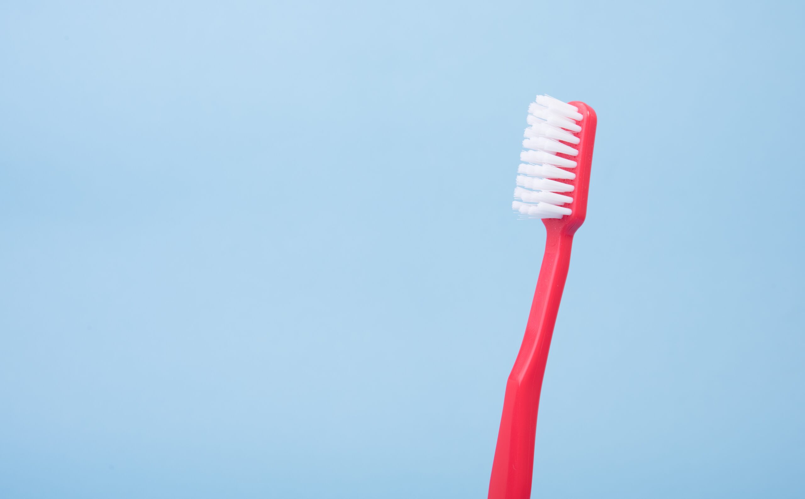 Czy lekarz dentysta może zatrudnić innego dentystę?